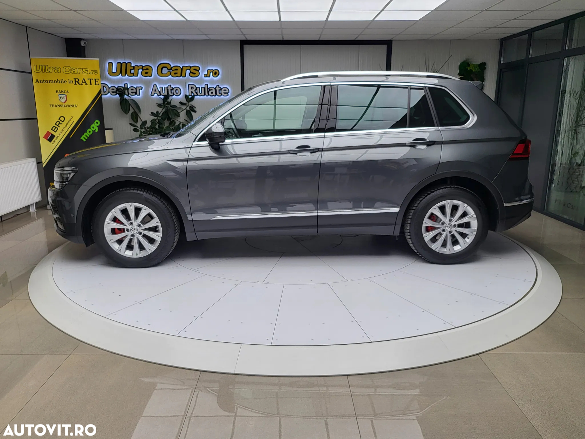 Volkswagen Tiguan 2.0 TDI DSG Elegance - 3