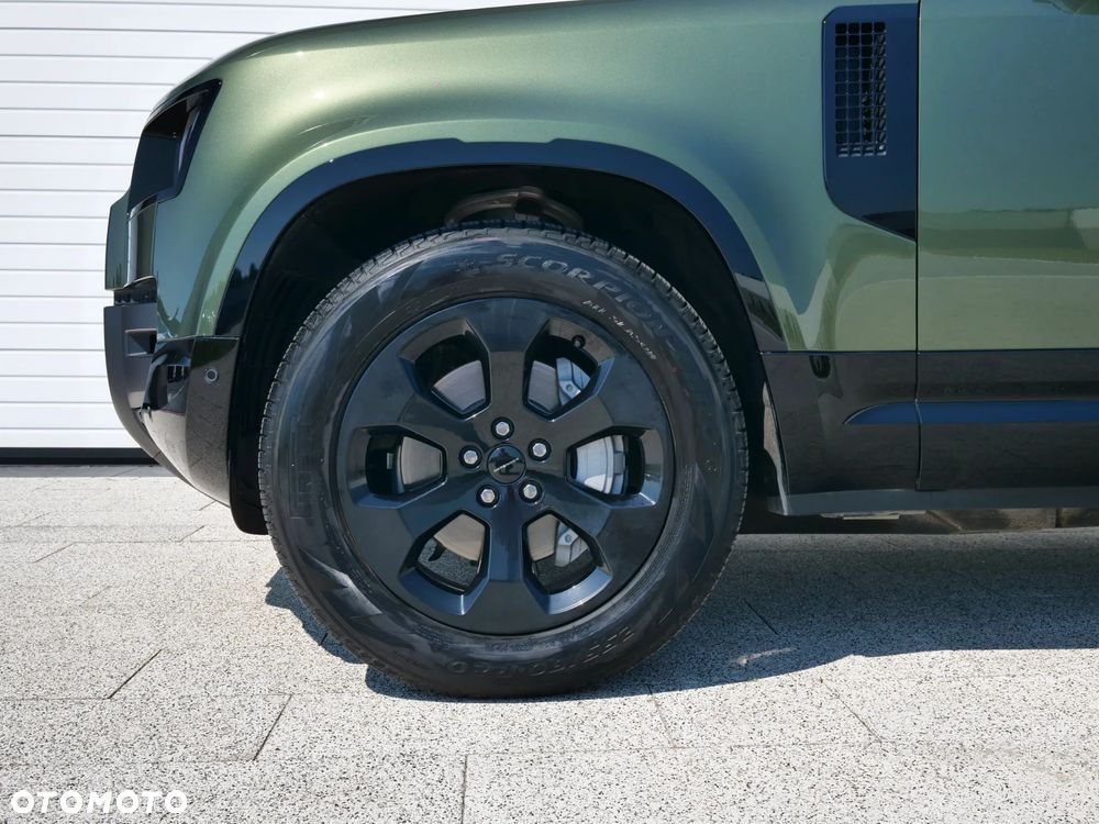 Land Rover Defender - 9