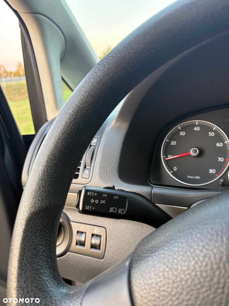 Volkswagen Touran - 34