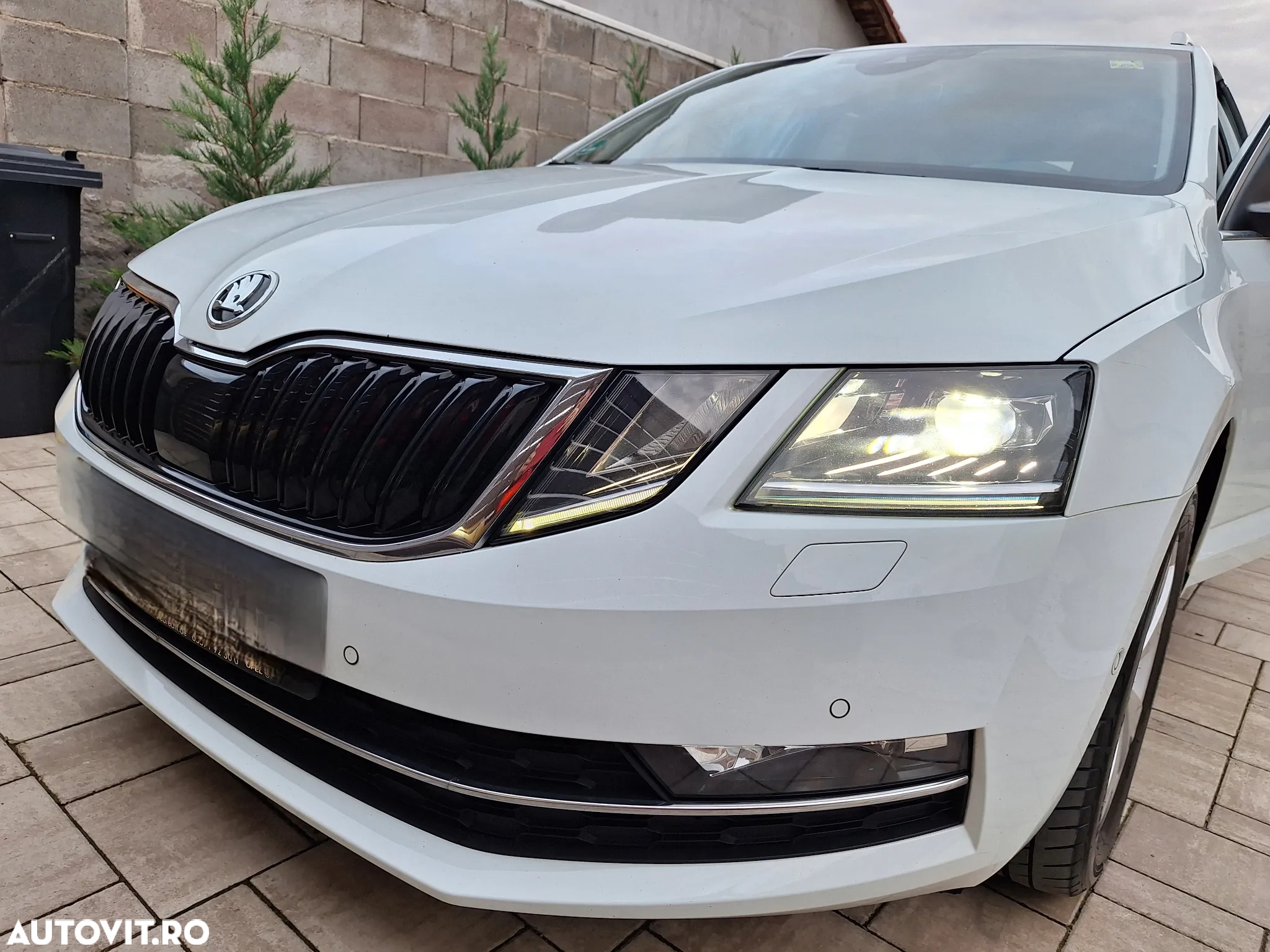 Skoda Octavia Combi 1.6 TDI DSG Style - 11