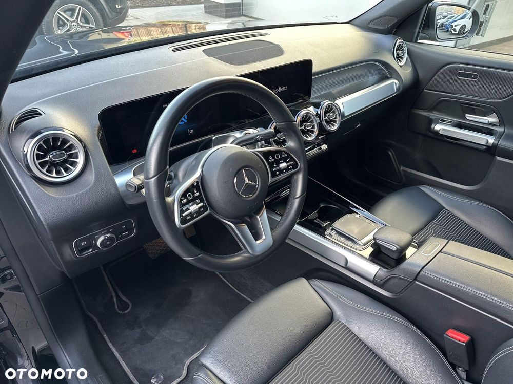 Mercedes-Benz EQB - 10