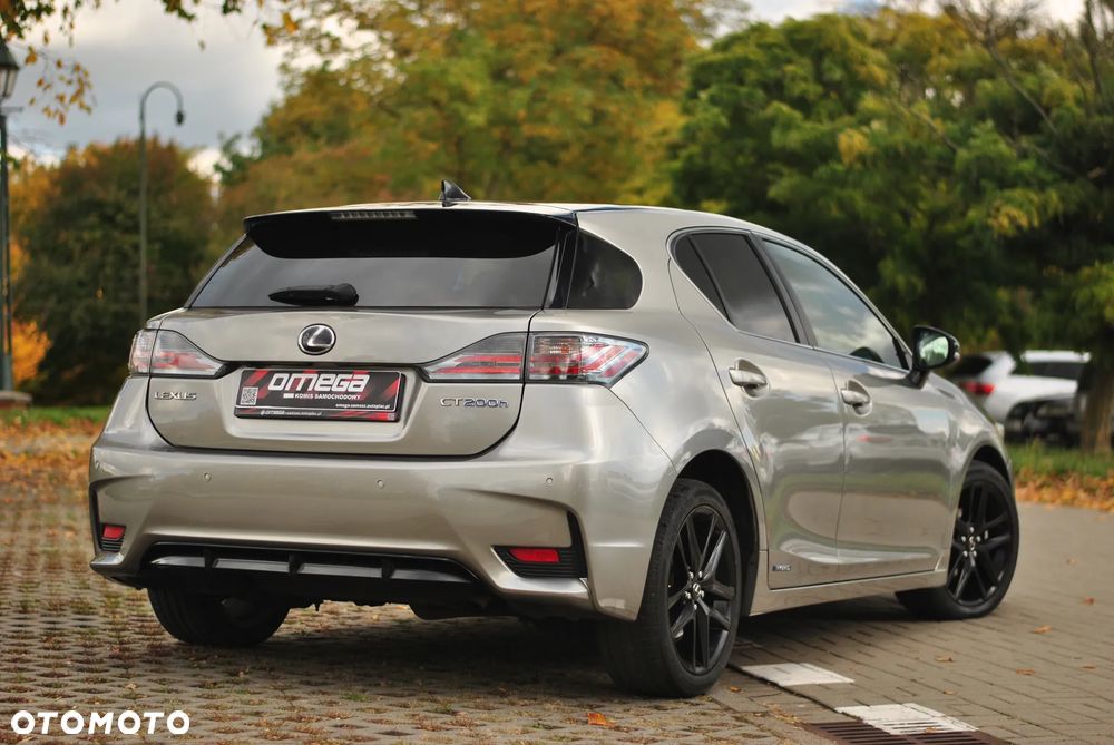 Lexus CT 200h Black - 10