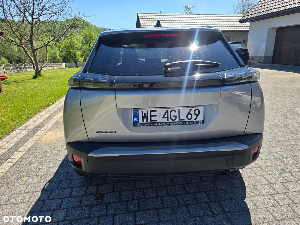 Peugeot 2008 PureTech 100 Allure S&S BVM6 - 12
