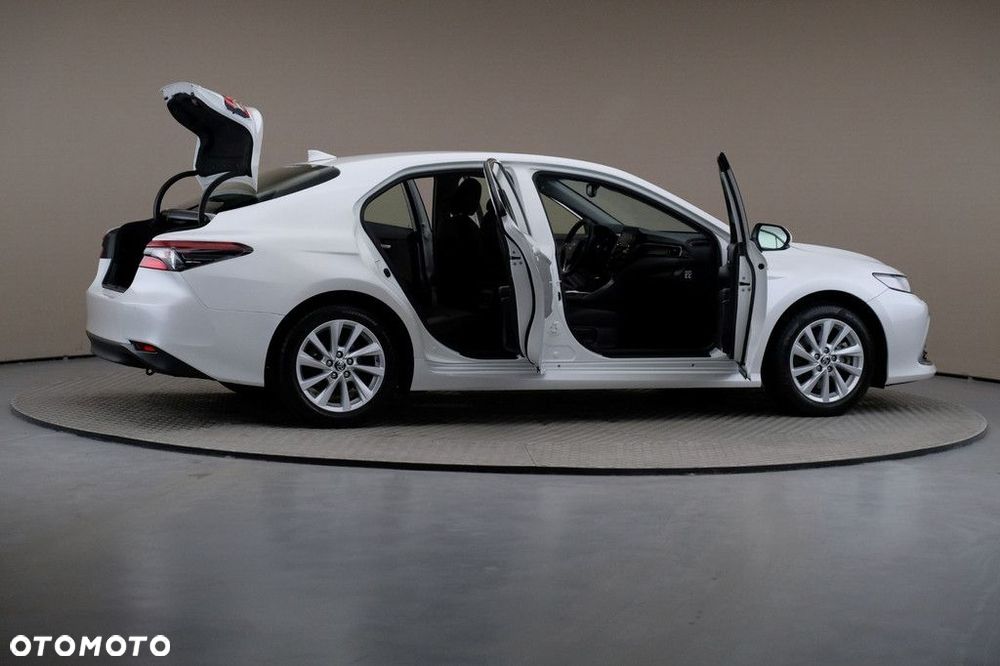 Toyota Camry 2.5 Hybrid Comfort CVT - 6