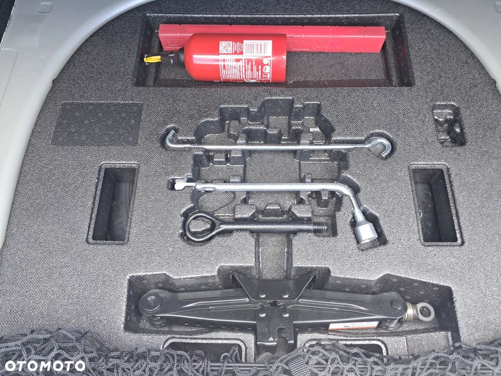 Toyota Camry 2.5 Hybrid Comfort CVT - 11