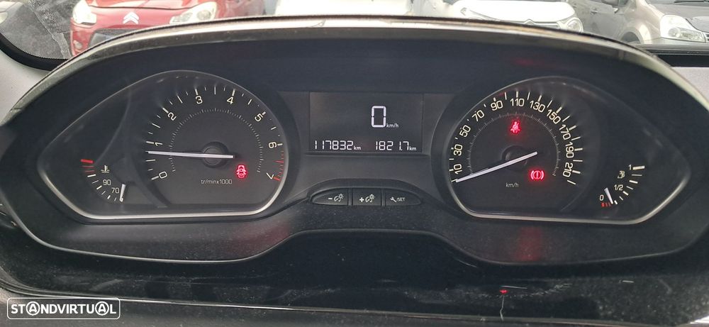 Peugeot 208 1.2 PureTech Active - 6