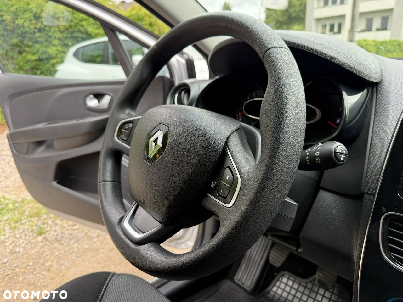 Renault Clio - 17