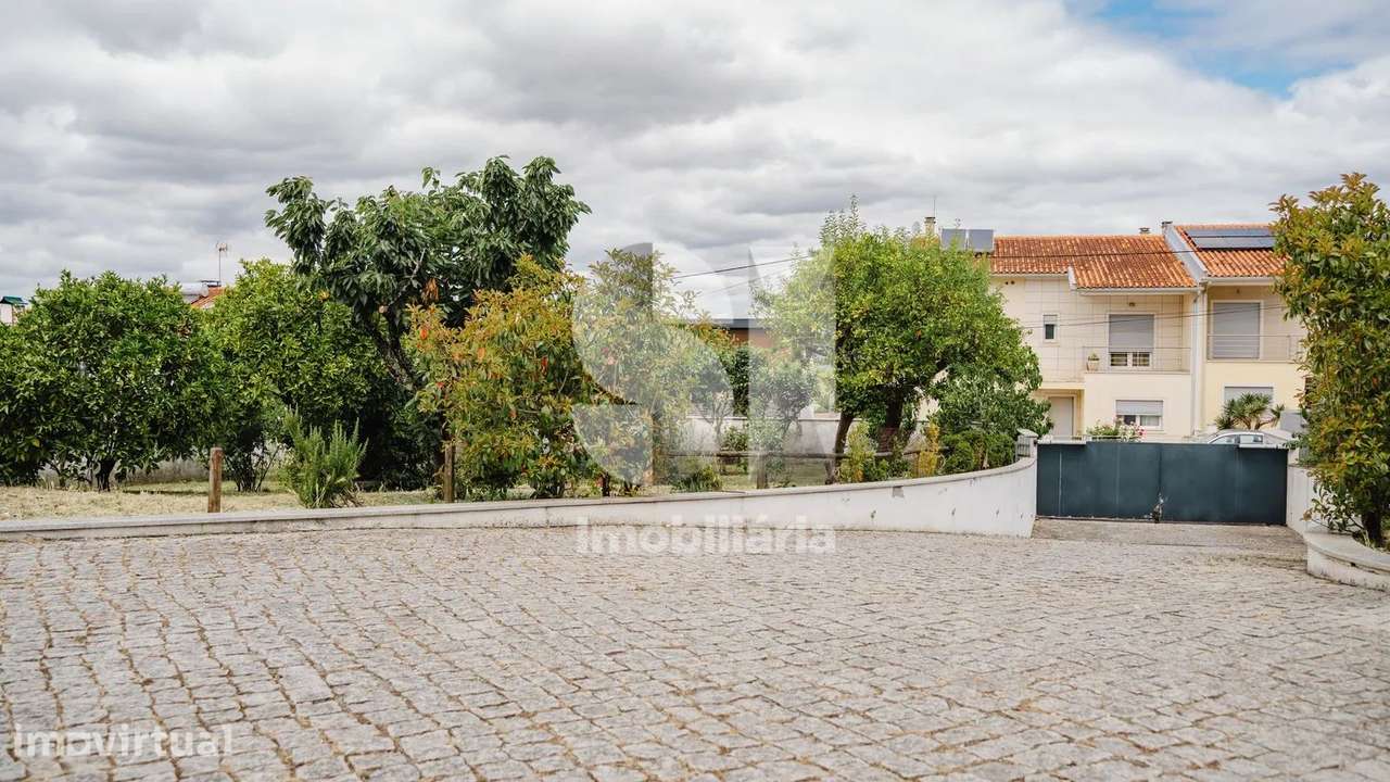 Moradia T4 com Piscina Coberta, Jardim e Terreno em Coimbra Moradia - Grande imagem: 4/31