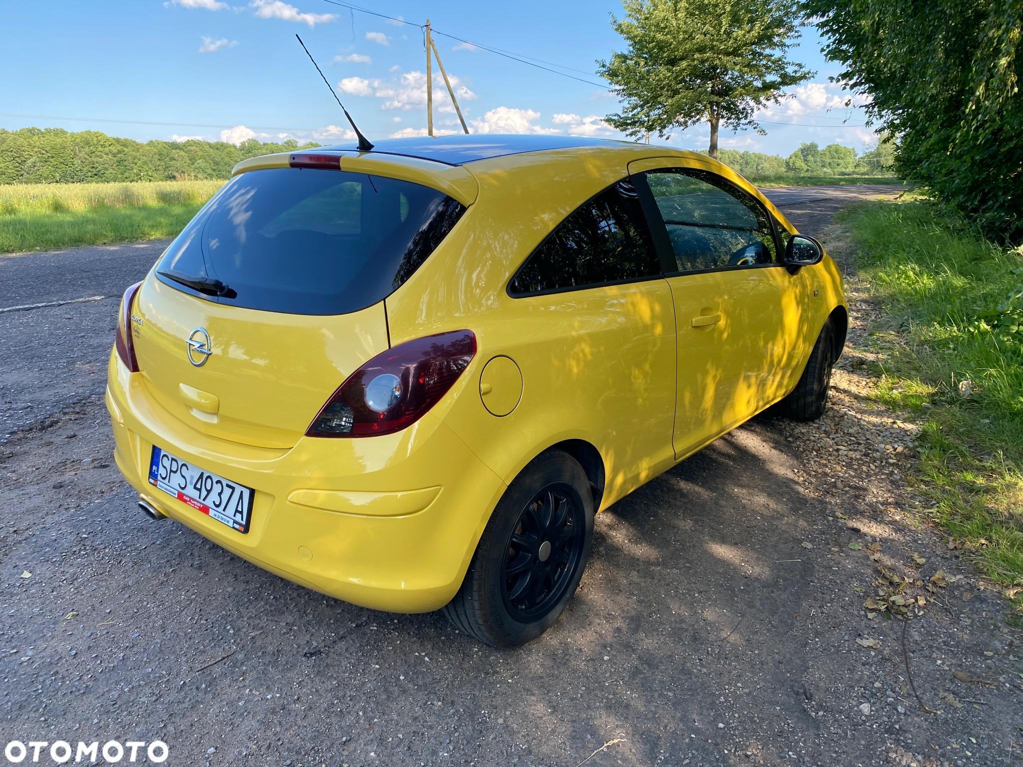 Opel Corsa 1.4 16V Color Edition - 4