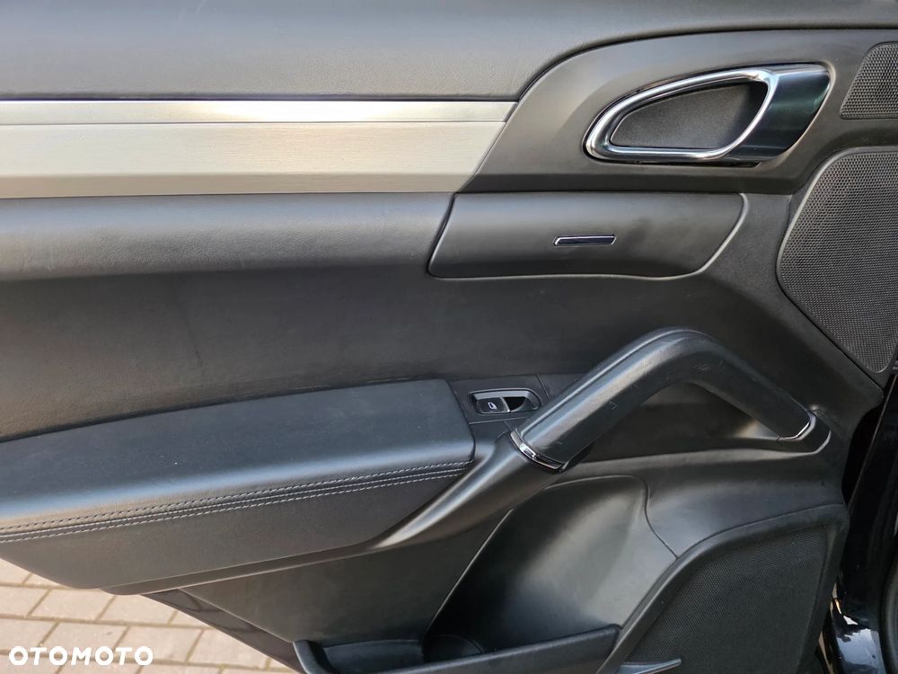 Porsche Cayenne - 25
