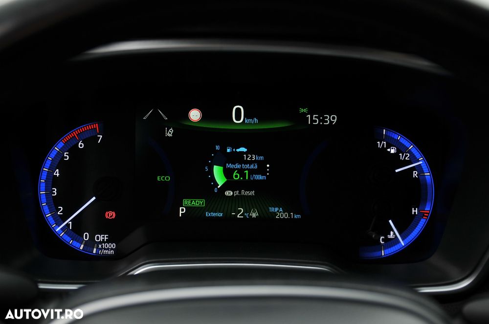 Toyota Corolla 1.8 HSD Business - 24