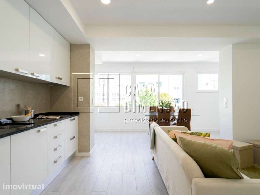 Apartamento T3 em Benfica, com Varandas, Totalmente Mobilado e Pron... - Grande imagem: 4/47