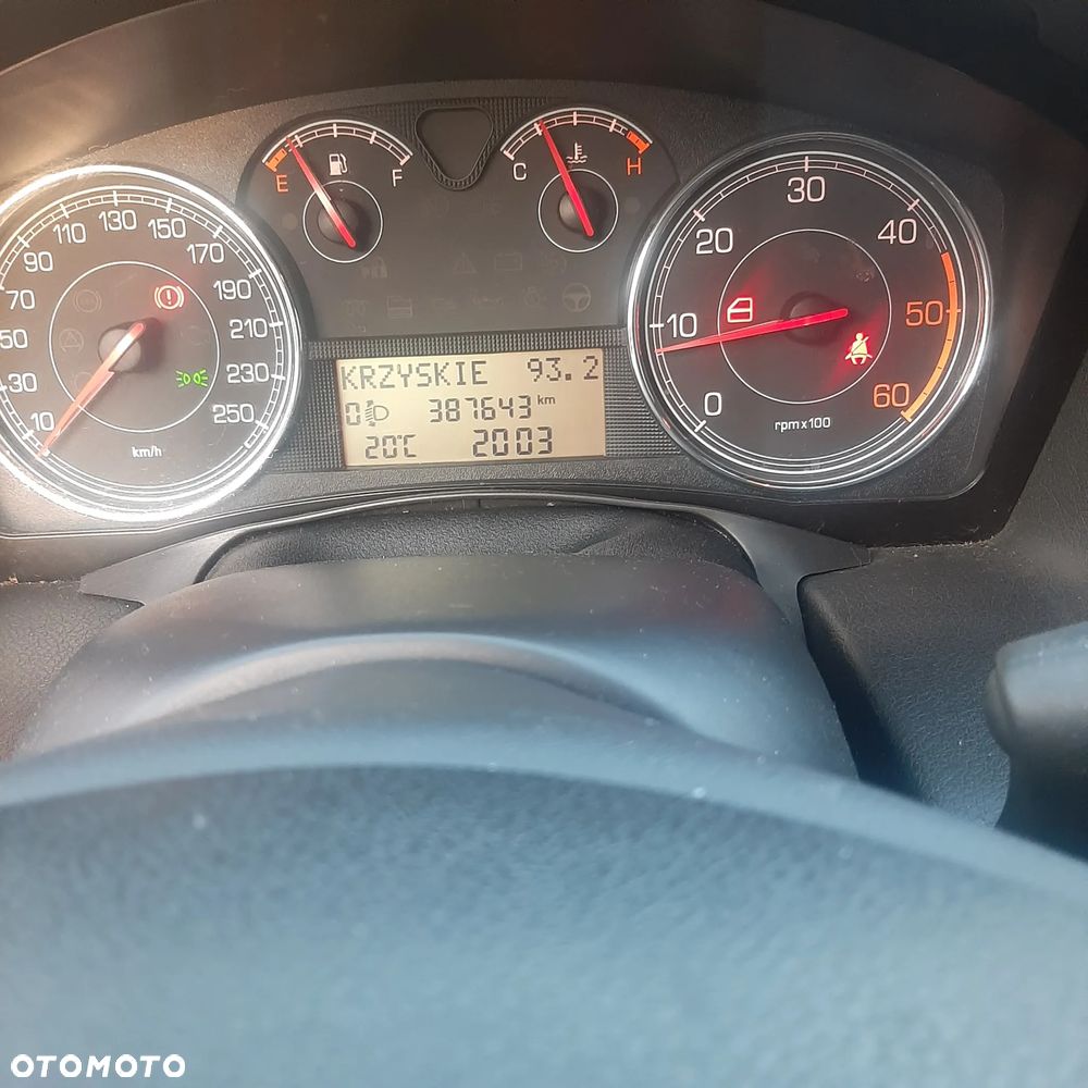 Fiat Croma 1.9 JTD Emotion - 2