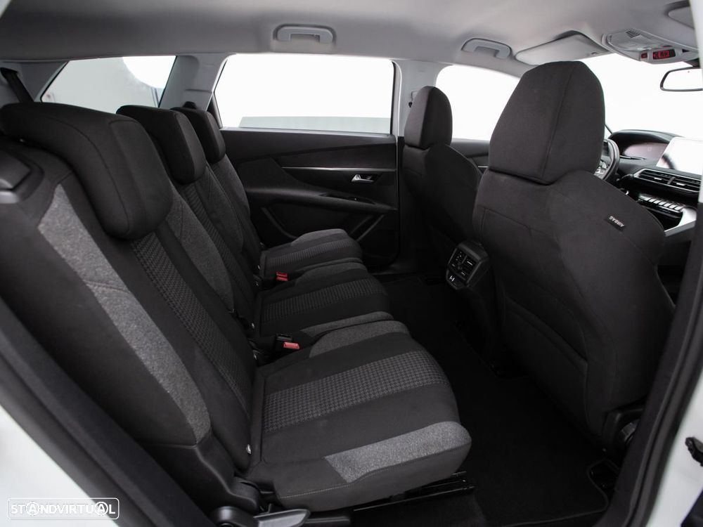 Peugeot 5008 - 9