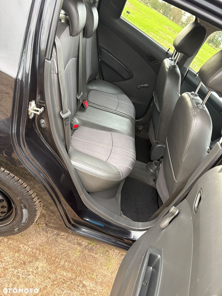 Chevrolet Spark 1.0 + - 25