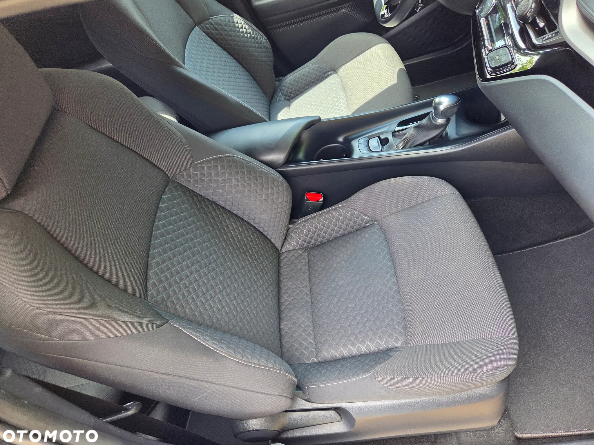Toyota C-HR 1.8 Hybrid Business - 21
