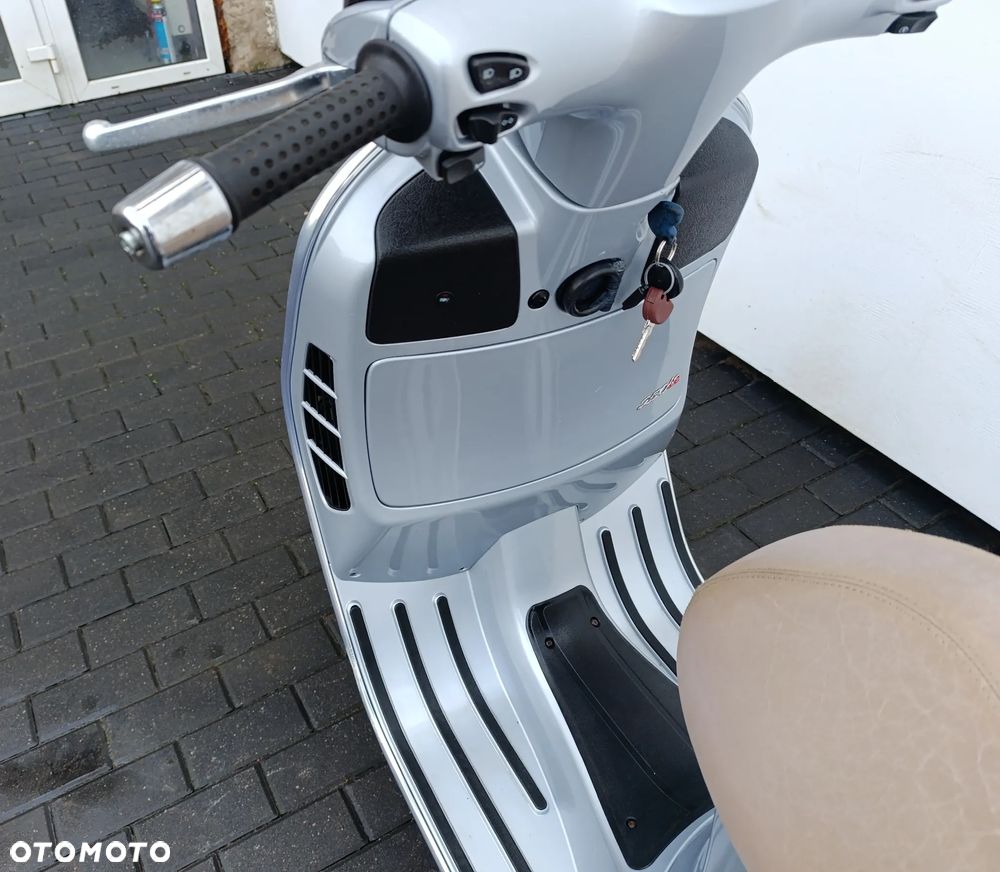Piaggio Vespa - 15