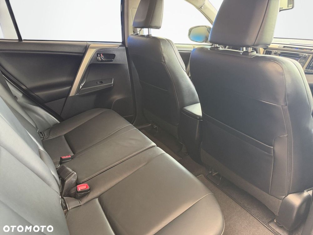 Toyota RAV4 - 16