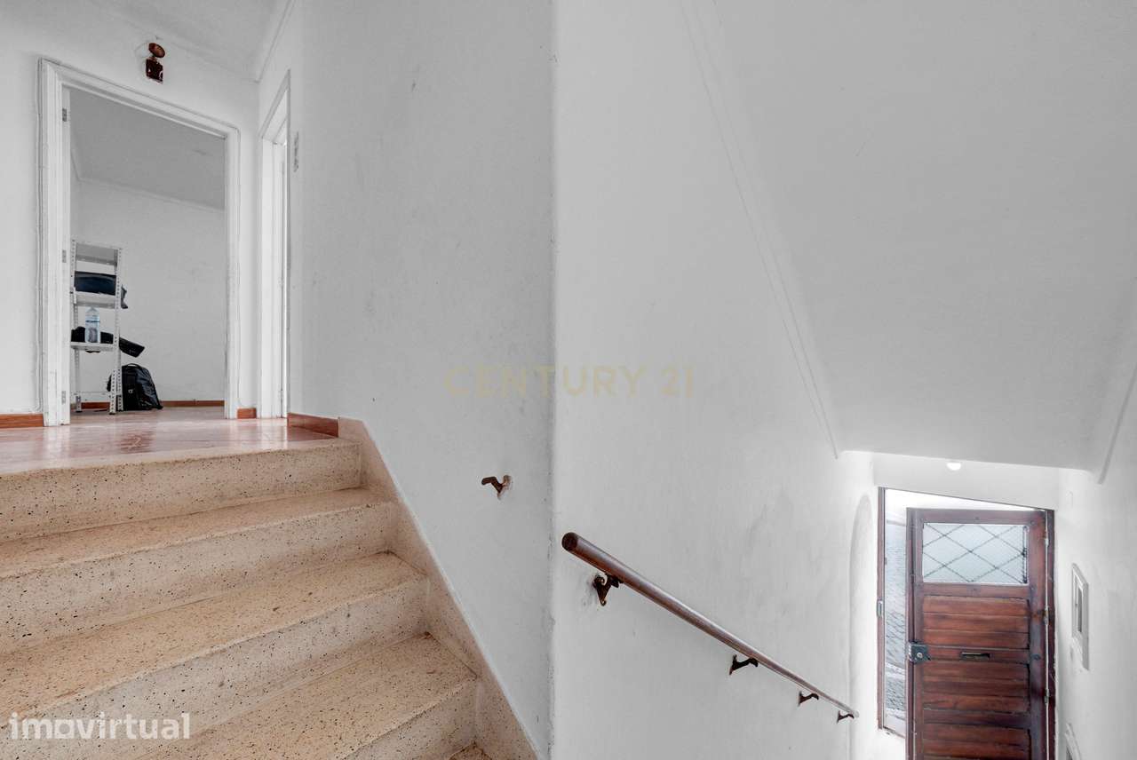Apartamento T2 para recuperação em zona histórica de Angra do Heroísmo - Grande imagem: 3/10