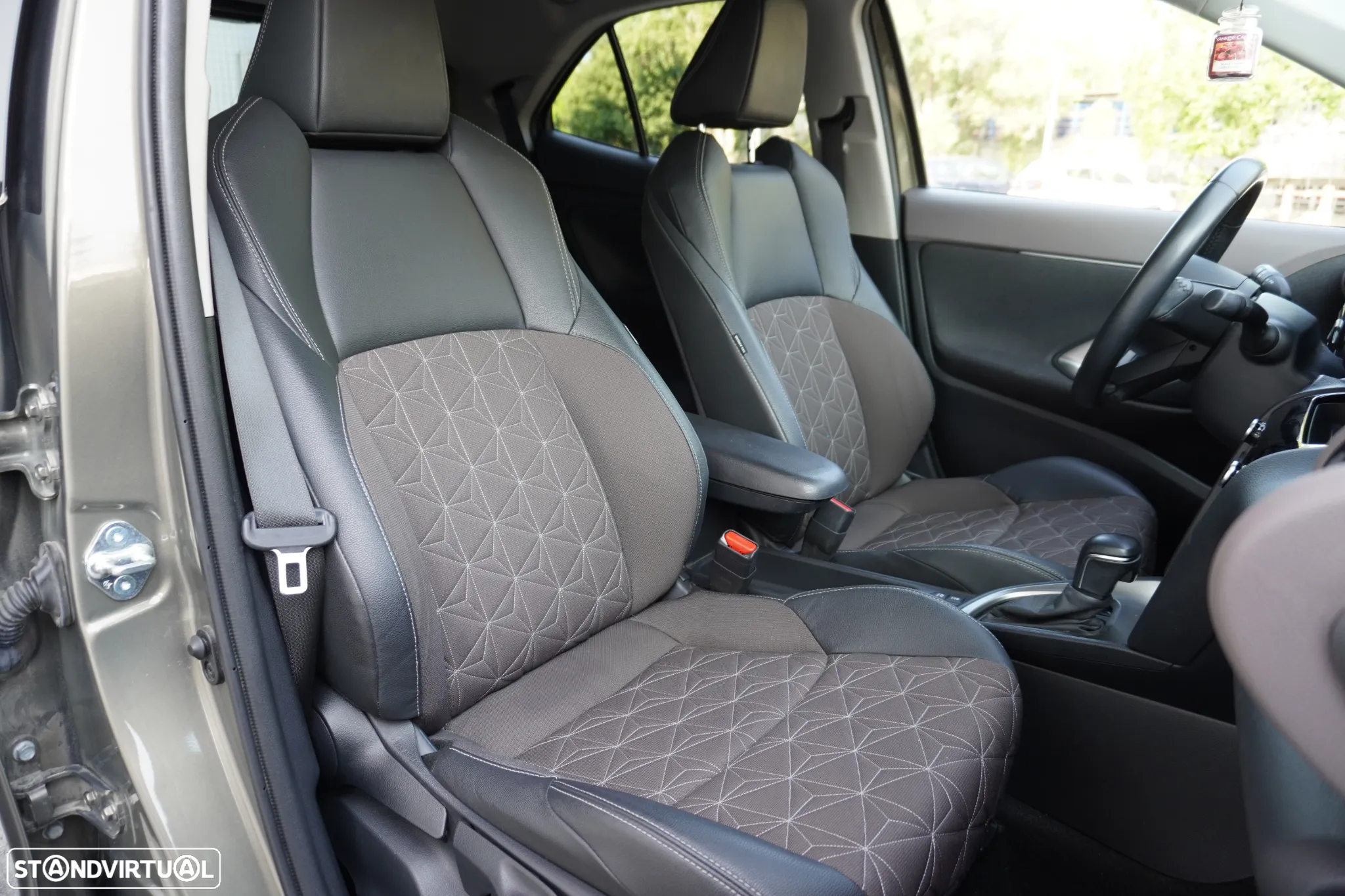 Toyota Yaris Cross 1.5 HDF Square Collection - 11
