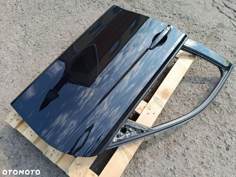 BMW F30 F31 PRAWE PRZEDNIE DRZWI 475 - 6