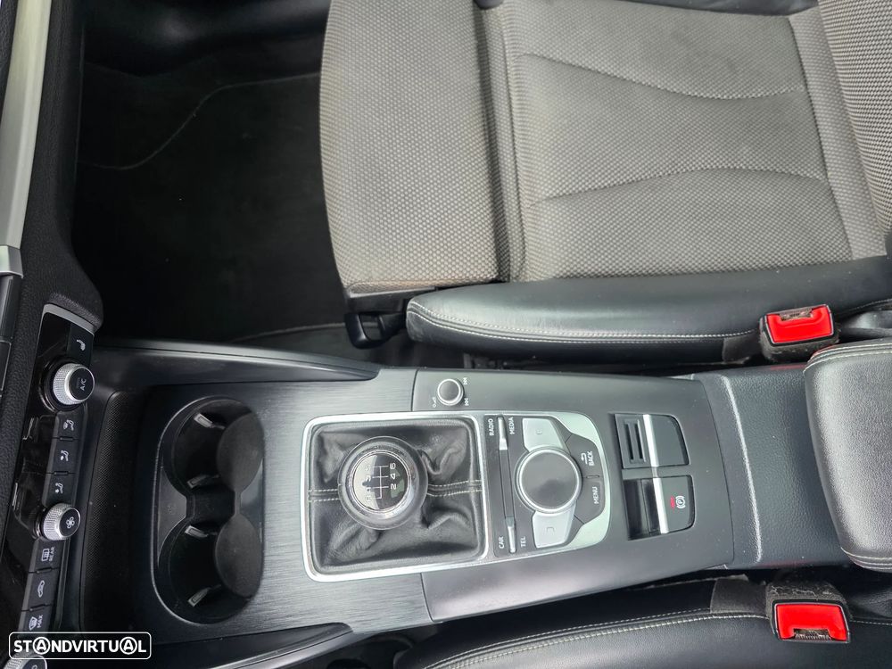 Audi A3 1.6 TDI S-line - 25