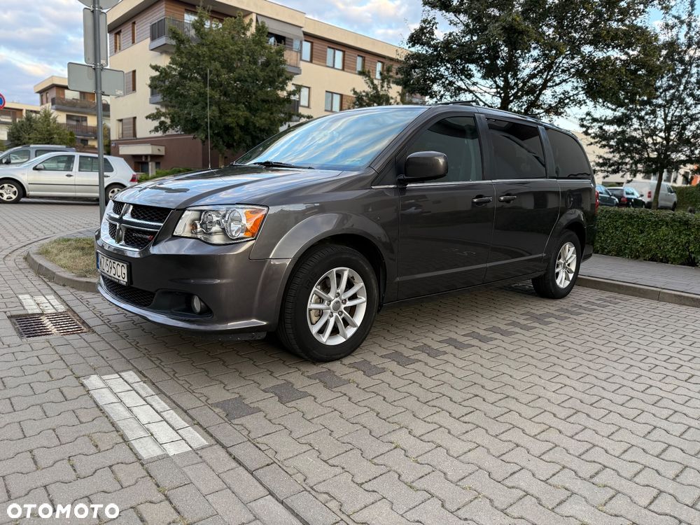 Dodge Grand Caravan - 2