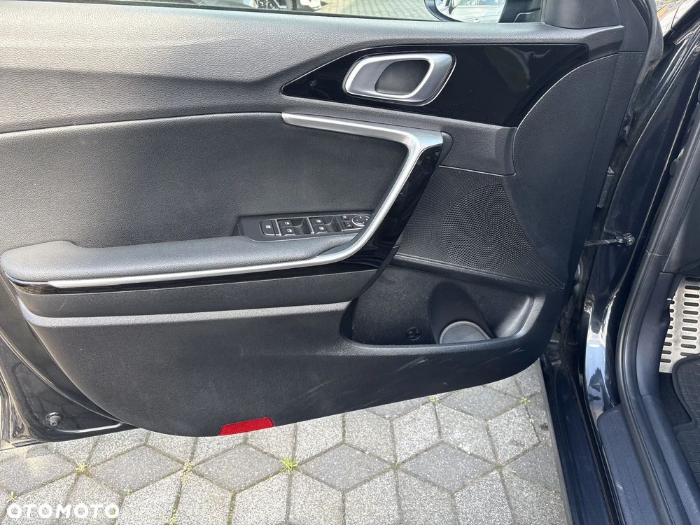 Kia Ceed 1.5 T-GDI Business Line DCT - 12