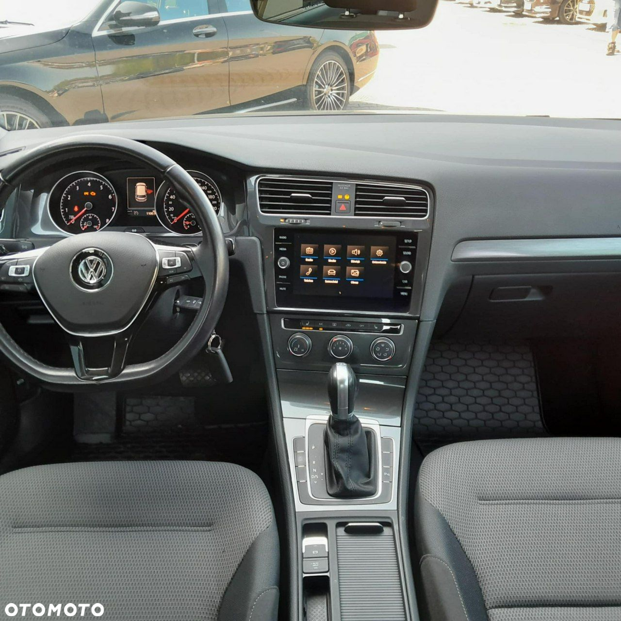 Volkswagen Golf - 9