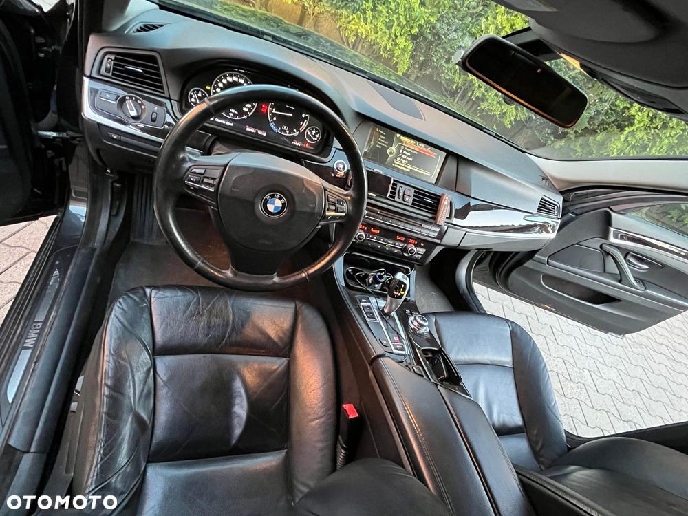 BMW Seria 5 528i xDrive - 9