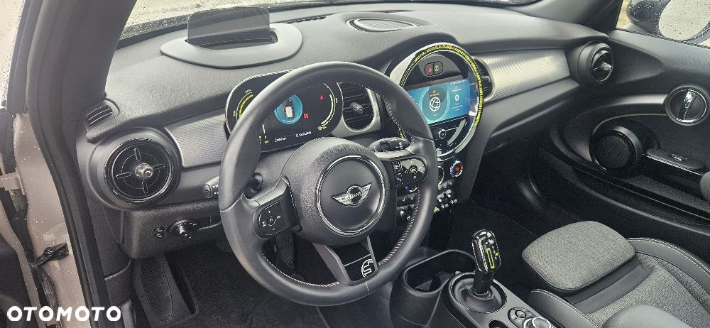 MINI Cooper SE - 11