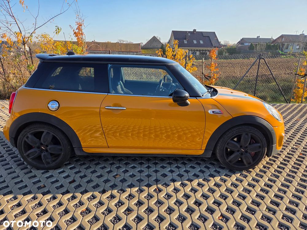 MINI John Cooper Works - 3