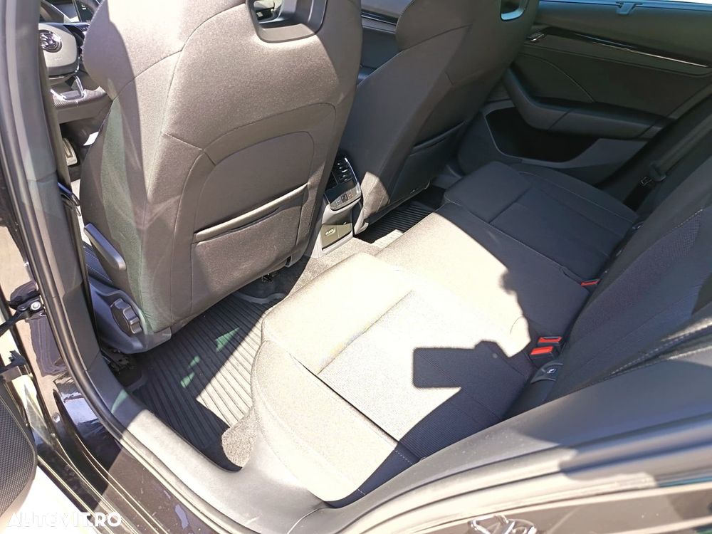 Skoda Octavia 2.0 TDI DSG 4X4 Sportline - 6