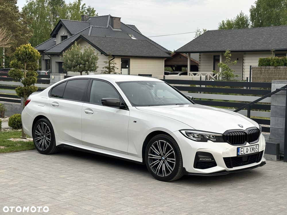 BMW Seria 3 330e M Sport - 27