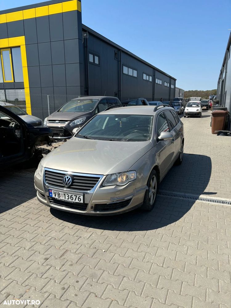Dezmembram Volkswagen Passat B6 1.9TDI BLS - 2