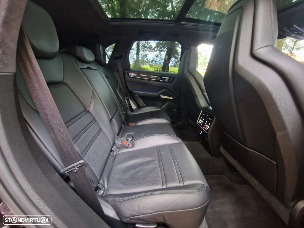 Porsche Cayenne - 17