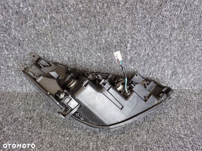 TOYOTA YARIS III LED LIFT 14-17 reflektor lewy lampa lewa - 4