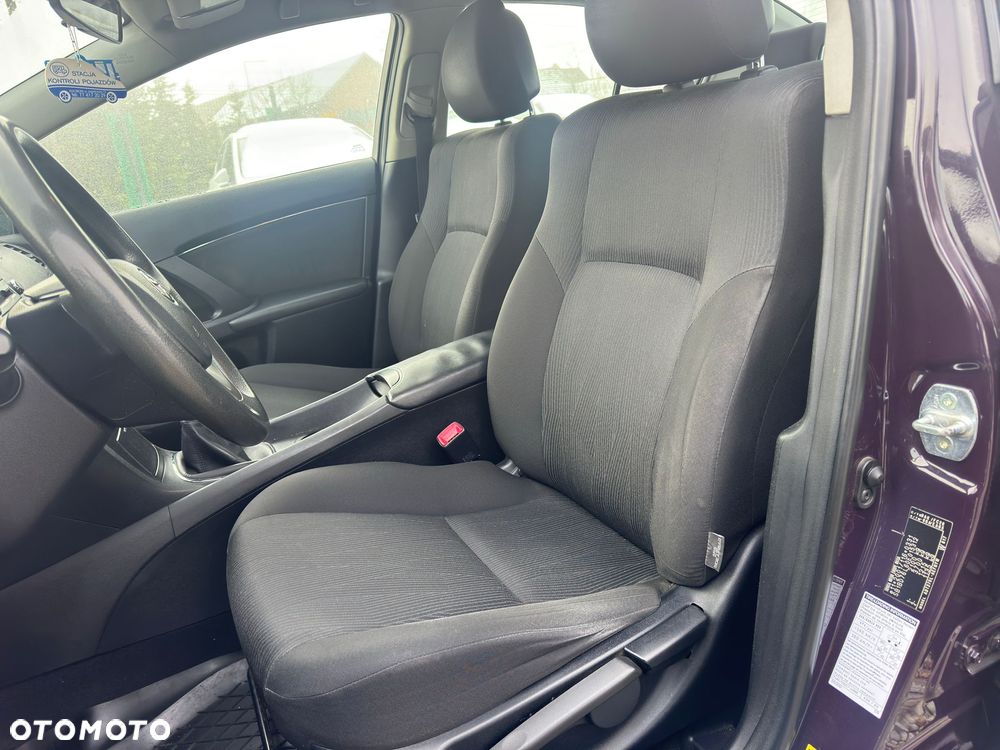 Toyota Avensis 2.0 D-4D - 8