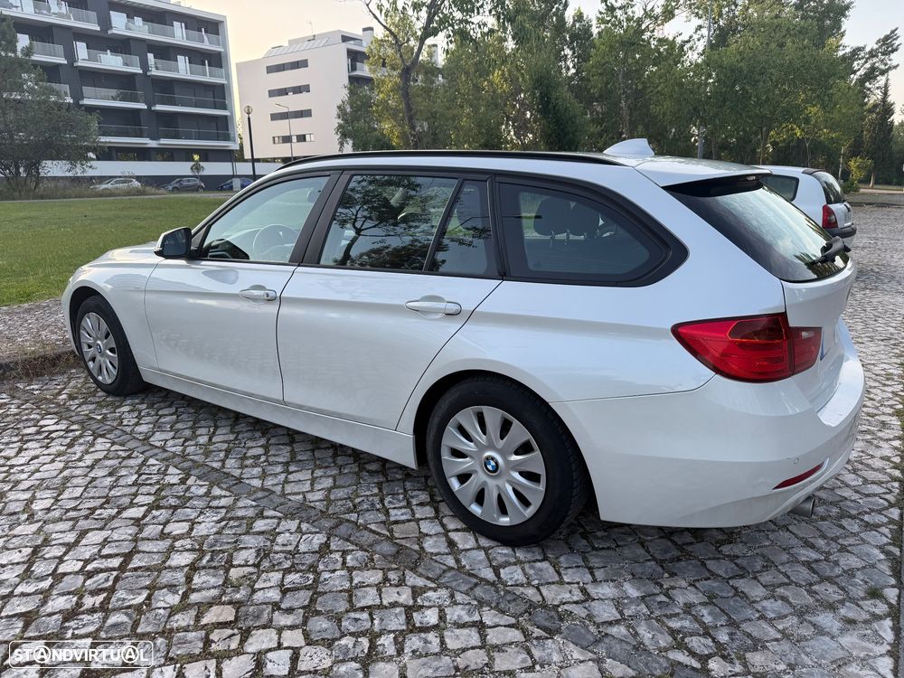 BMW 320 d EfficientDynamics Auto - 4