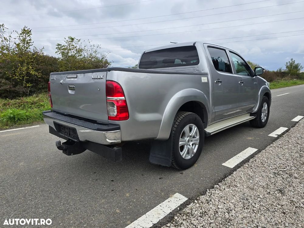 Toyota Hilux 4x4 Cabina Dubla Comfort - 3