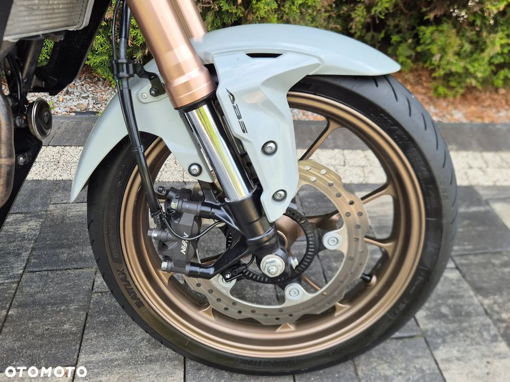 Honda CB - 10