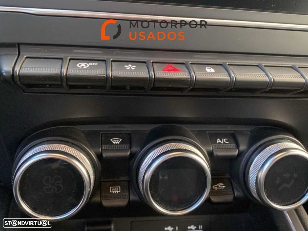 Renault Clio 1.0 TCe Techno - 15