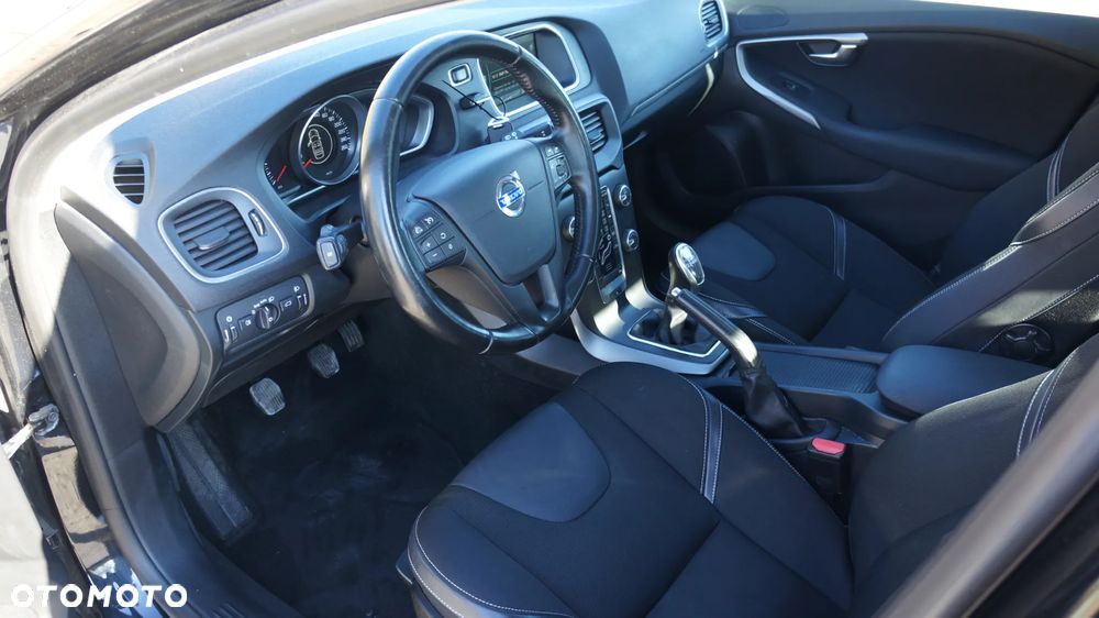 Volvo V40 D3 - 10