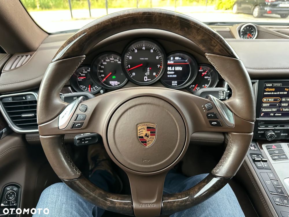 Porsche Panamera 4 Edition - 24