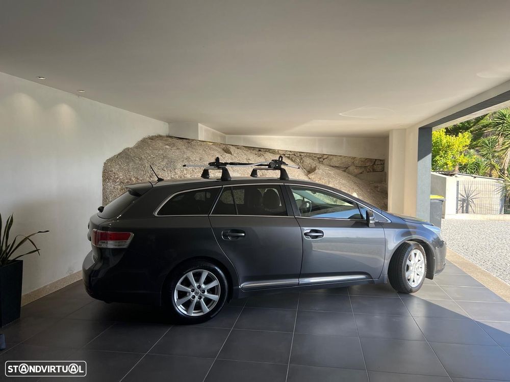 Toyota Avensis SW 2.0 D-4D Exclusive +Pele+GPS - 2