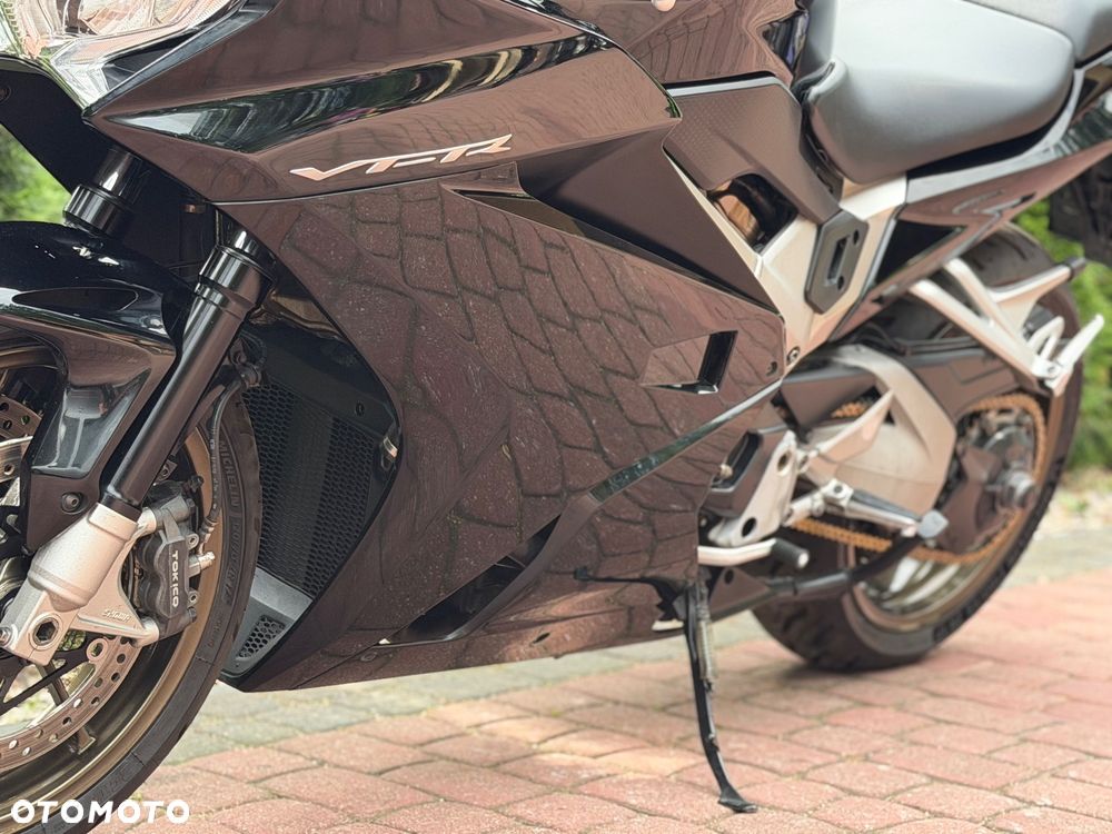 Honda VFR - 17