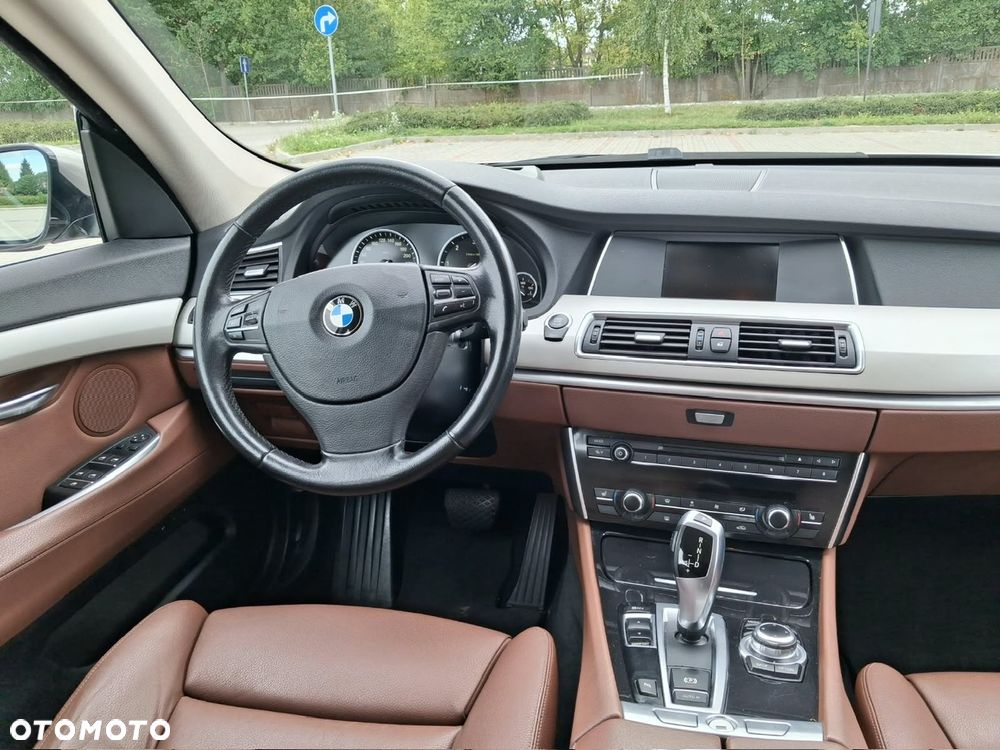BMW 5GT - 11