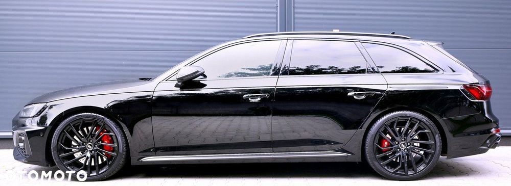 Audi RS4 Limousine - 6