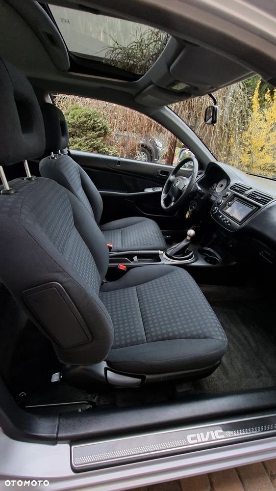 Honda Civic 1.7 ES - 18