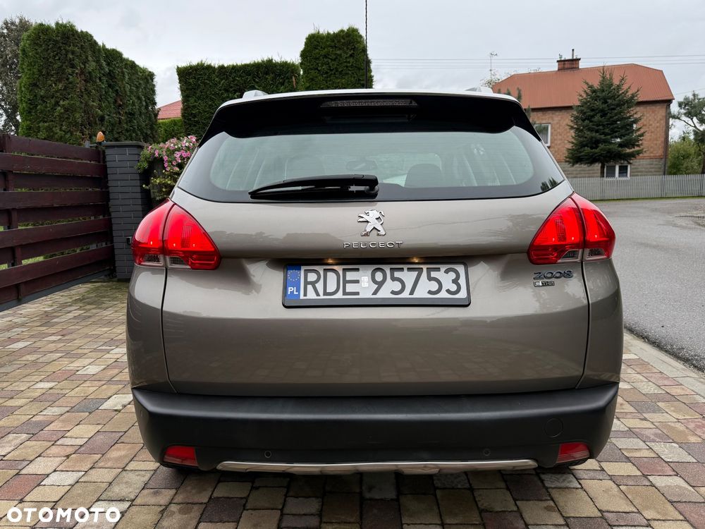 Peugeot 2008 1.2 Pure Tech Allure S&S - 5